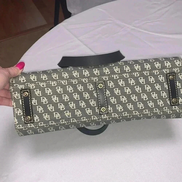 DOONEY & BOURKE Canvas Purse. Excellent Condition ❣️ - Picture 7 of 7